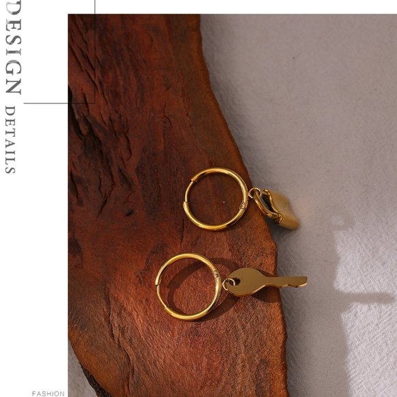 New 18K Gold Plated Lock Key Round Hoop Earrings - Picture 7 of 7